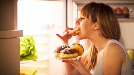 Диетологи назвали 5 продуктов, которые помогают не переедать