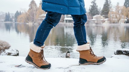 У зимовий час на черевиках можуть з’являтися білі розводи