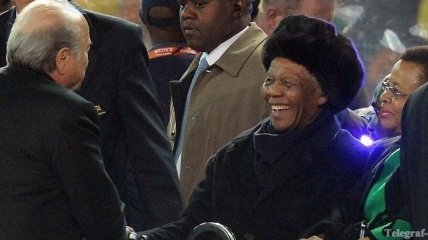 Блаттер отдал почести Нельсону Манделе