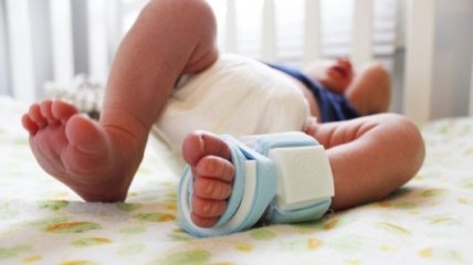 «Умный носок» отправит информацию о ребенке на смартфон (ВИДЕО)