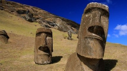 На Острове Пасхи обнаружена бактерия, которая благотворно влияет на местные статуи