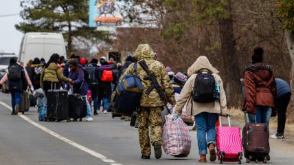 Україну покинуло щонайменше 3 мільйони осіб