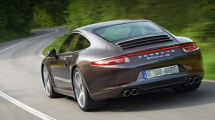 Новый Porsche 911 засняли без камуфляжа 