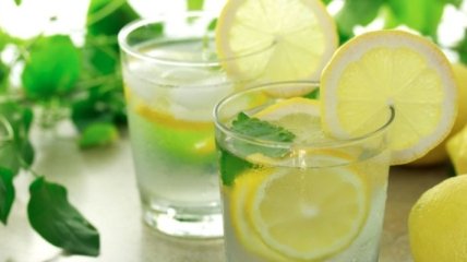 Чем опасен ломтик лимона в напитке