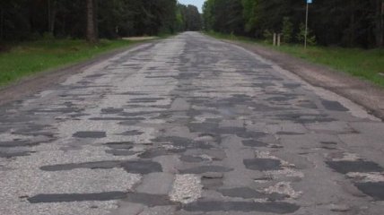 Стало известно, какая область в Украине стала аутсайдером по ремонту дорог