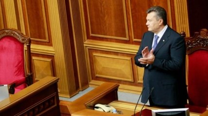 Янукович поздравил новоизбранное руководство Верховной Рады