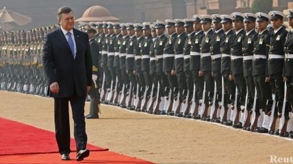 Янукович в Нью-Дели подписал ряд документов 
