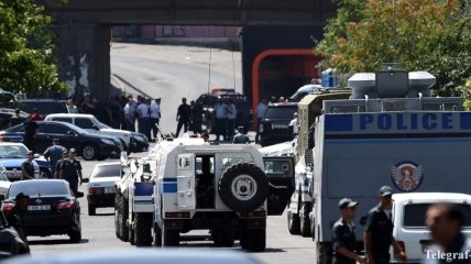 Захват отдела полиции в Ереване: Задержаны 200 человек 