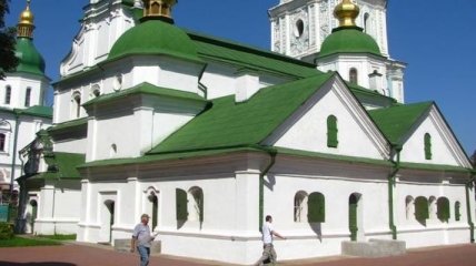 Православной церкви разрешили богослужения на территории "Софии Киевской"