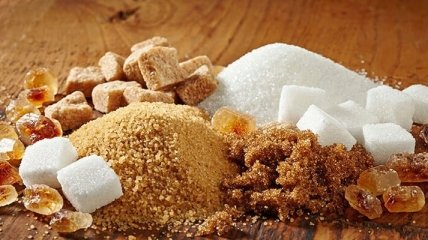 Диетологи развеяли распространенные мифы о сахаре