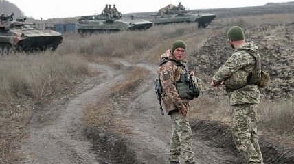 Вражеские обстрелы на Донбассе: погиб военный, еще один ранен