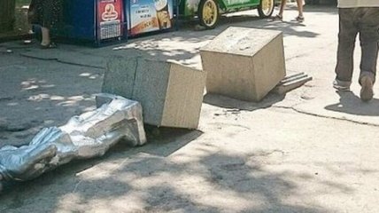 В Севастополе повалили памятник маленькому Ленину
