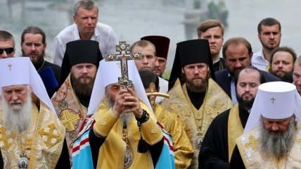 УПЦ МП обвинила Порошенко и ВР в превышении власти и вмешательстве в дела церкви