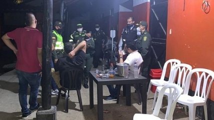 Колумбийская вечеринка: полиция задержала 50 нарушителей карантина 