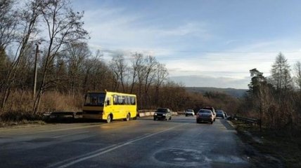 В Тернопольской области школьный автобус попал в масштабное ДТП, есть погибший