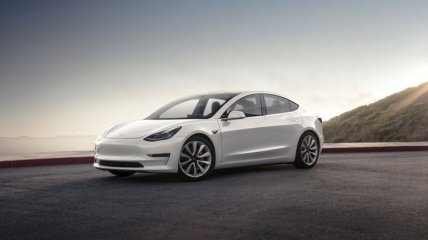 Tesla Model 3 поставила двойной рекорд 