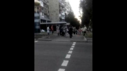 Как работает "полиция ДНР": человека избивают прикладом (Видео)