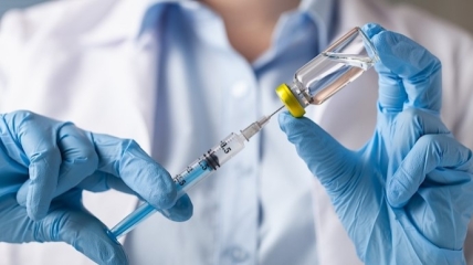 В Чехии гражданам предлагают третью дозу COVID-вакцин