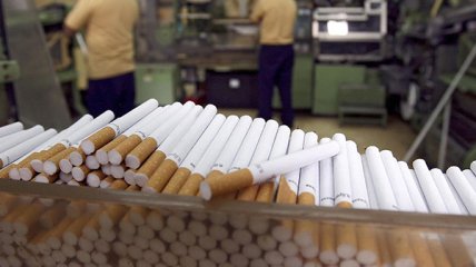 Украина теряет более 500 миллионов евро бюджетных поступлений только от нелегальных сигарет, — болгарские СМИ