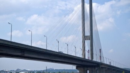 В Киеве частично перекроют два автомобильных моста
