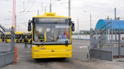 Троллейбус №24 в Киеве обстреляли из пневматического оружия