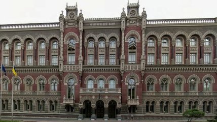 Количество клиентов банков в Украине увеличилось на 0,4 млн