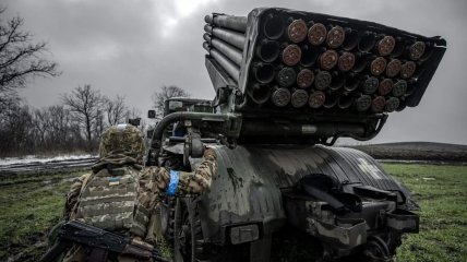 Бойцы Сил обороны Украины сдерживают врага на фронте