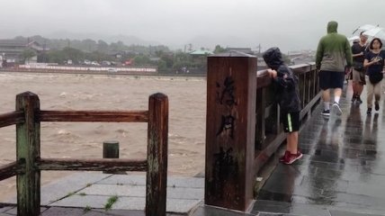 Аномальные дожди в Японии: из Киото эвакуируют людей