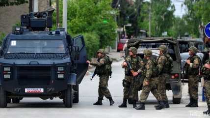 В Македонии отряд на бронетехнике атаковал полицейских 