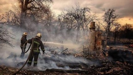 З осередку пожеж на Житомирщині евакуювали пів сотні людей
