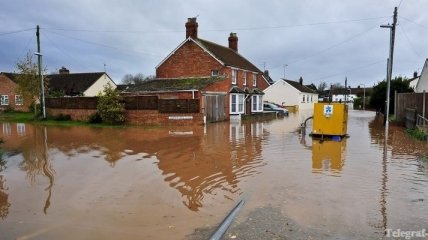 В Великобритании из-за наводнения эвакуированы жители (Фото)