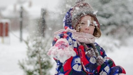 Как избежать обморожений: доктор Комаровский рассказал, как правильно одевать ребенка на улицу 
