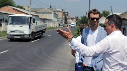 Омелян проверил ремонт дорог Днепропетровской области