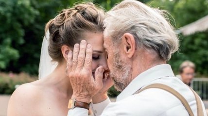 Мужская скупая слеза: трогательные папы на свадьбах у дочерей (Фото)