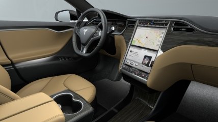 Реакция пассажиров Tesla P85D на действие разгоняющей кнопки Insane (Видео)