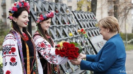 Итоги 1 ноября: Меркель в Киеве и российские санкции