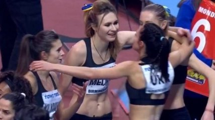 Украина с третьим результатом вышла в финал женской эстафеты на ЧМ