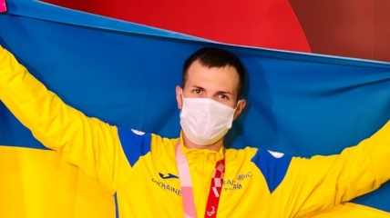Игорь Цветов с украинским флагом