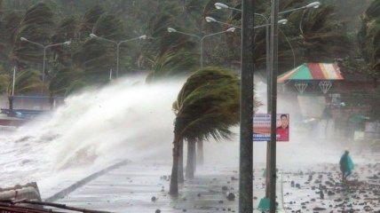 Тайфун "Мангхут" свирепствует на Филлипинах