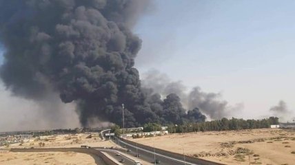 Прорвало трубу: в Египте загорелся нефтепровод (Видео)