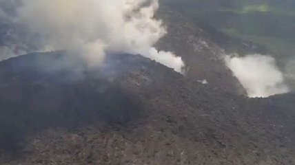 На Карибах началось "взрывное" извержение вулкана: впечатляющие фото и видео