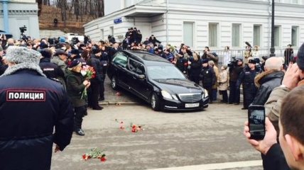 В Москве завершилась панихида по Борису Немцову