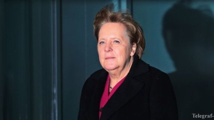 Меркель в Германии призывают поскорее передать власть