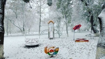 Крым засыпало снегом: появились первые фото