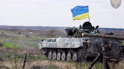Українським військовим потрібна сучасна зброя на фронті, адже запаси росії великі