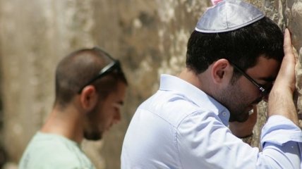 Израиль возмутился предупреждениями в Германии о ношении кипы
