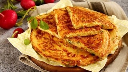 Ленивые хачапури с сыром на сковороде — быстрый рецепт
