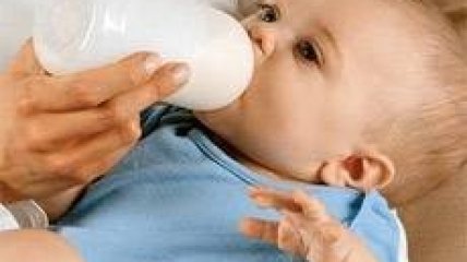 Детские зубы портят молочные смеси
