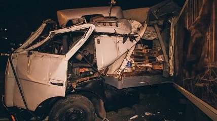 В Киеве грузовик без тормозов протаранил 7 автомобилей: фото и видео