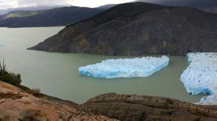 В Чили от ледника впервые за четверть века откололся огромный айсберг